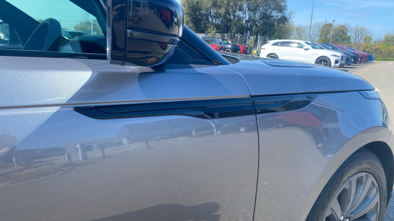 Land Rover Range Rover Velar 3.0 D300 MHEV R-Dynamic SE 5dr Auto Diesel Estate